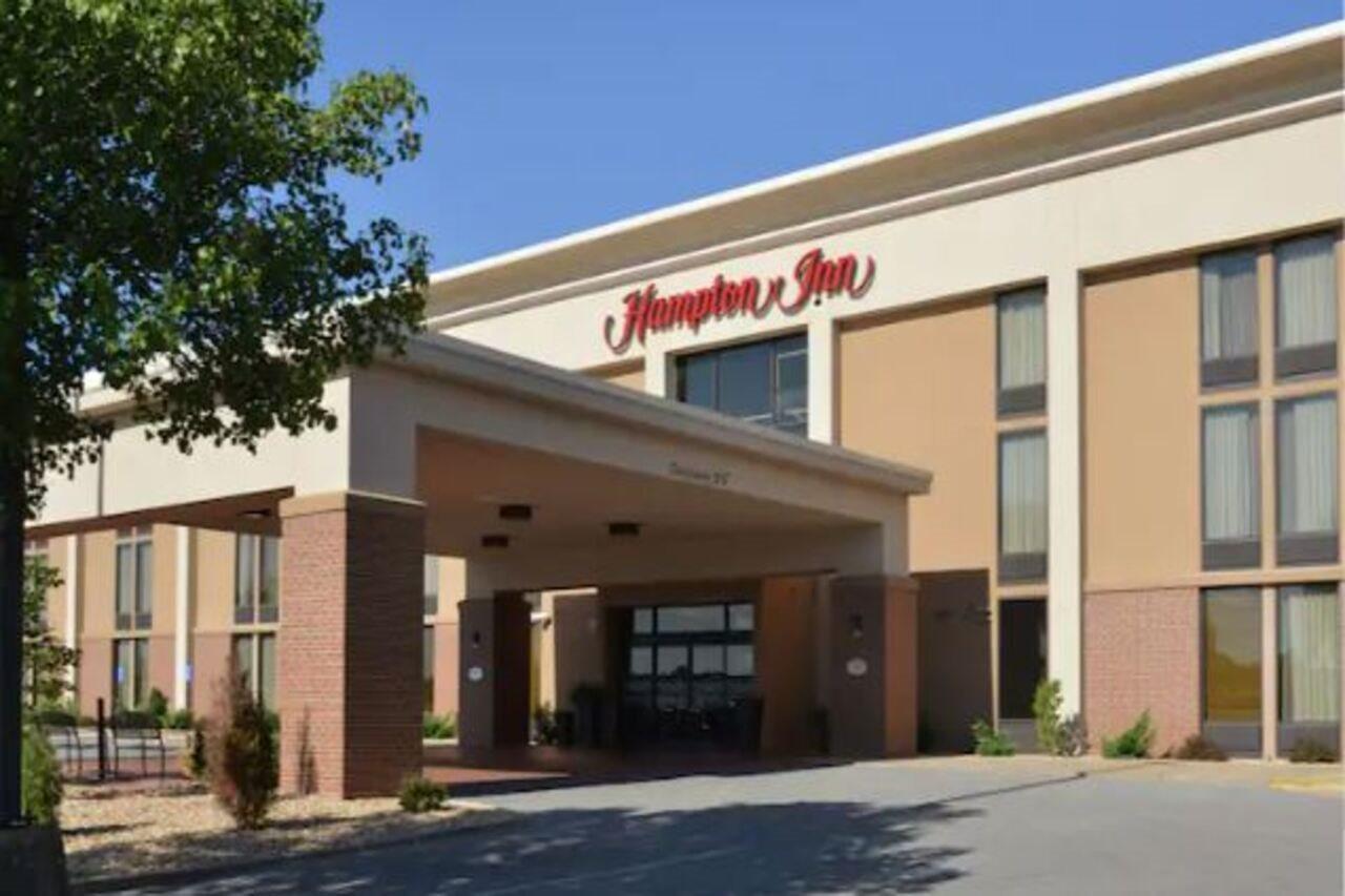 Hampton Inn Springfield-South Экстерьер фото