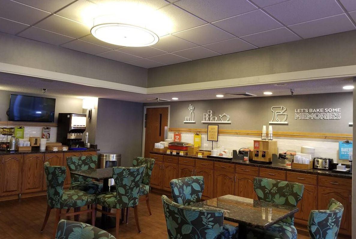Hampton Inn Springfield-South Экстерьер фото