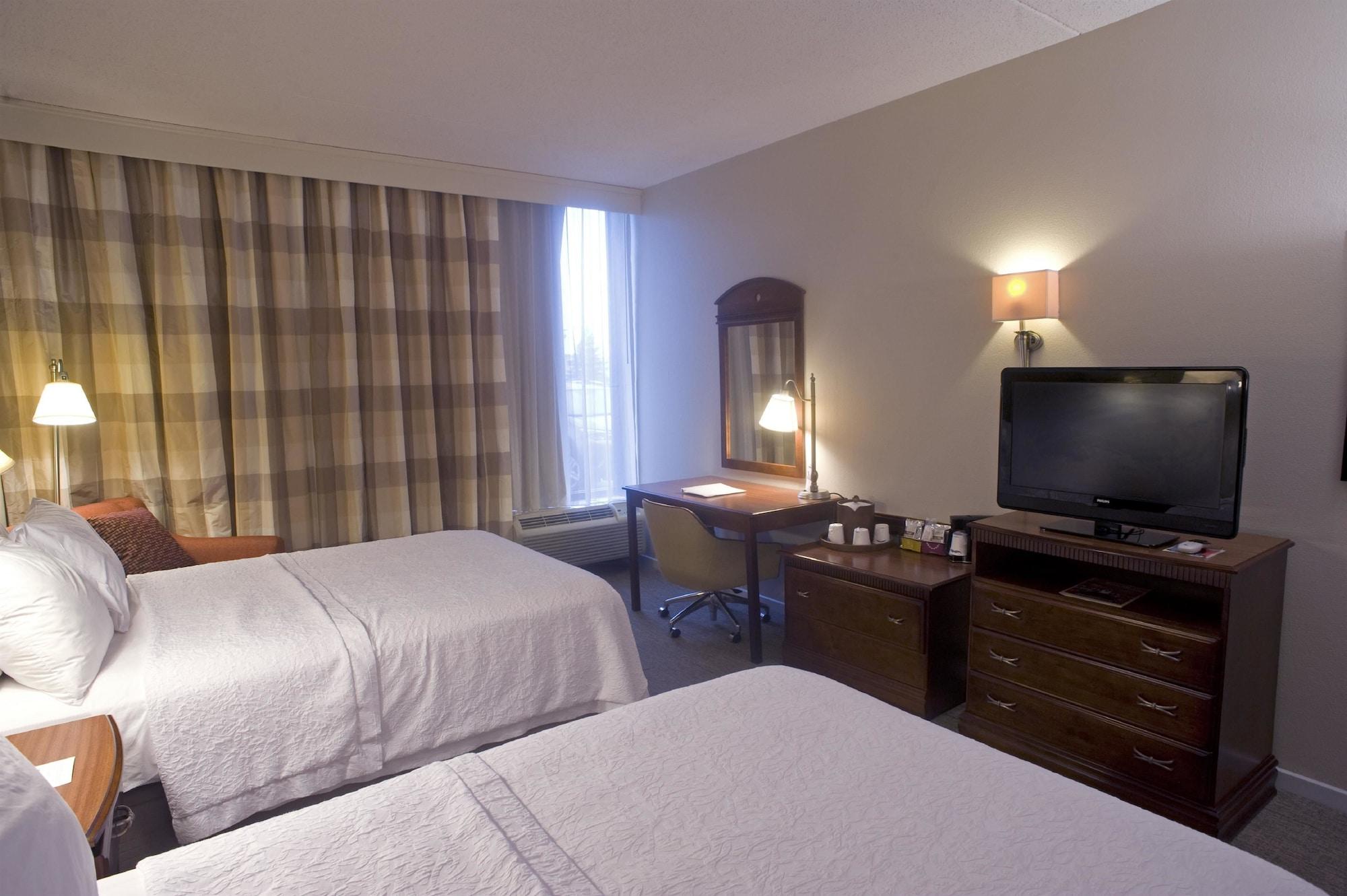 Hampton Inn Springfield-South Экстерьер фото
