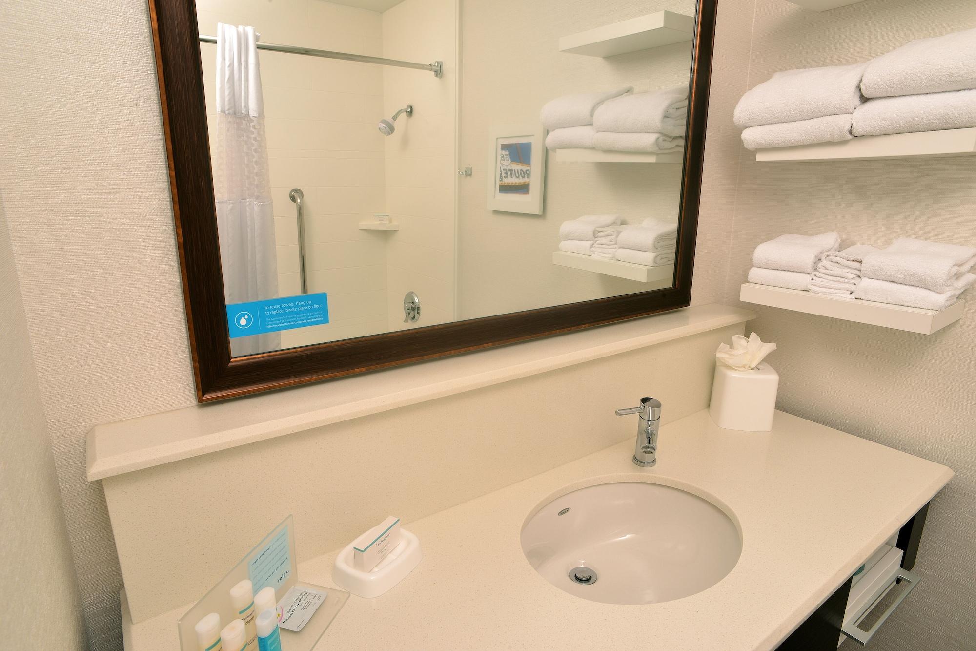 Hampton Inn Springfield-South Экстерьер фото