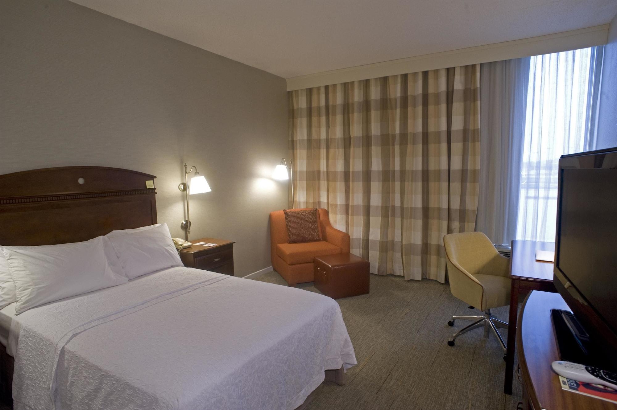 Hampton Inn Springfield-South Экстерьер фото