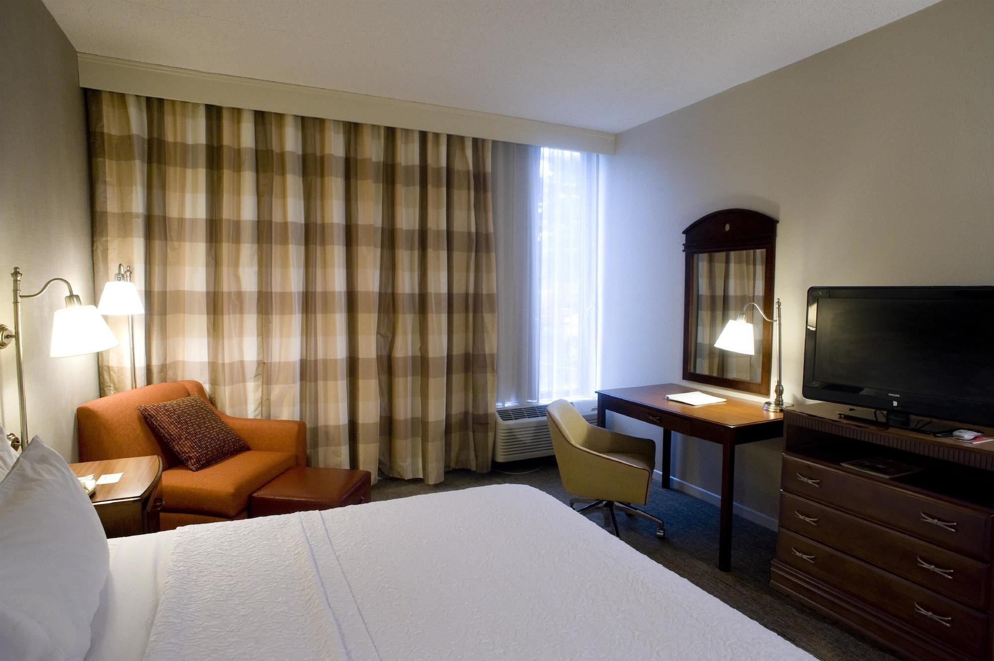 Hampton Inn Springfield-South Экстерьер фото
