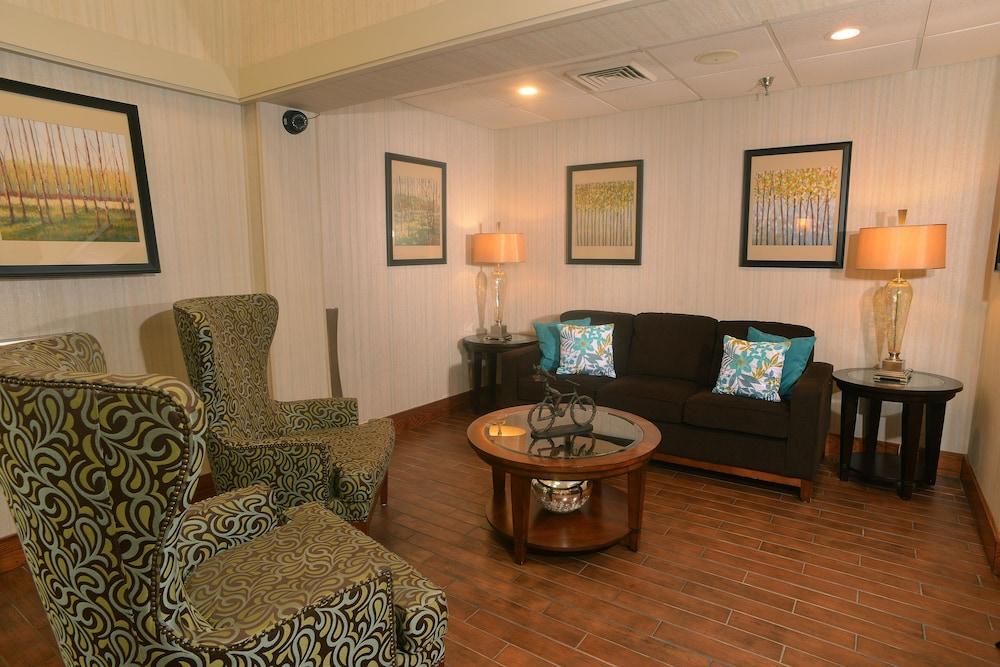 Hampton Inn Springfield-South Экстерьер фото