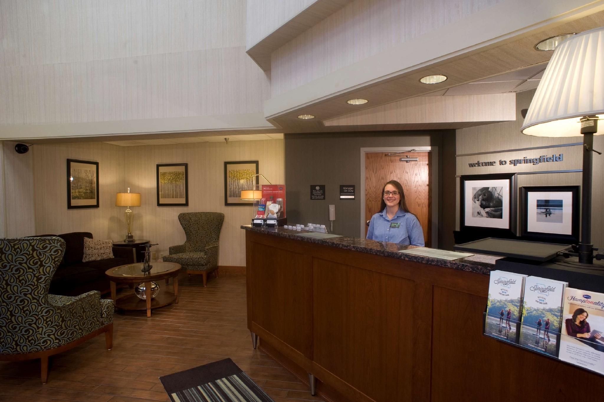 Hampton Inn Springfield-South Экстерьер фото