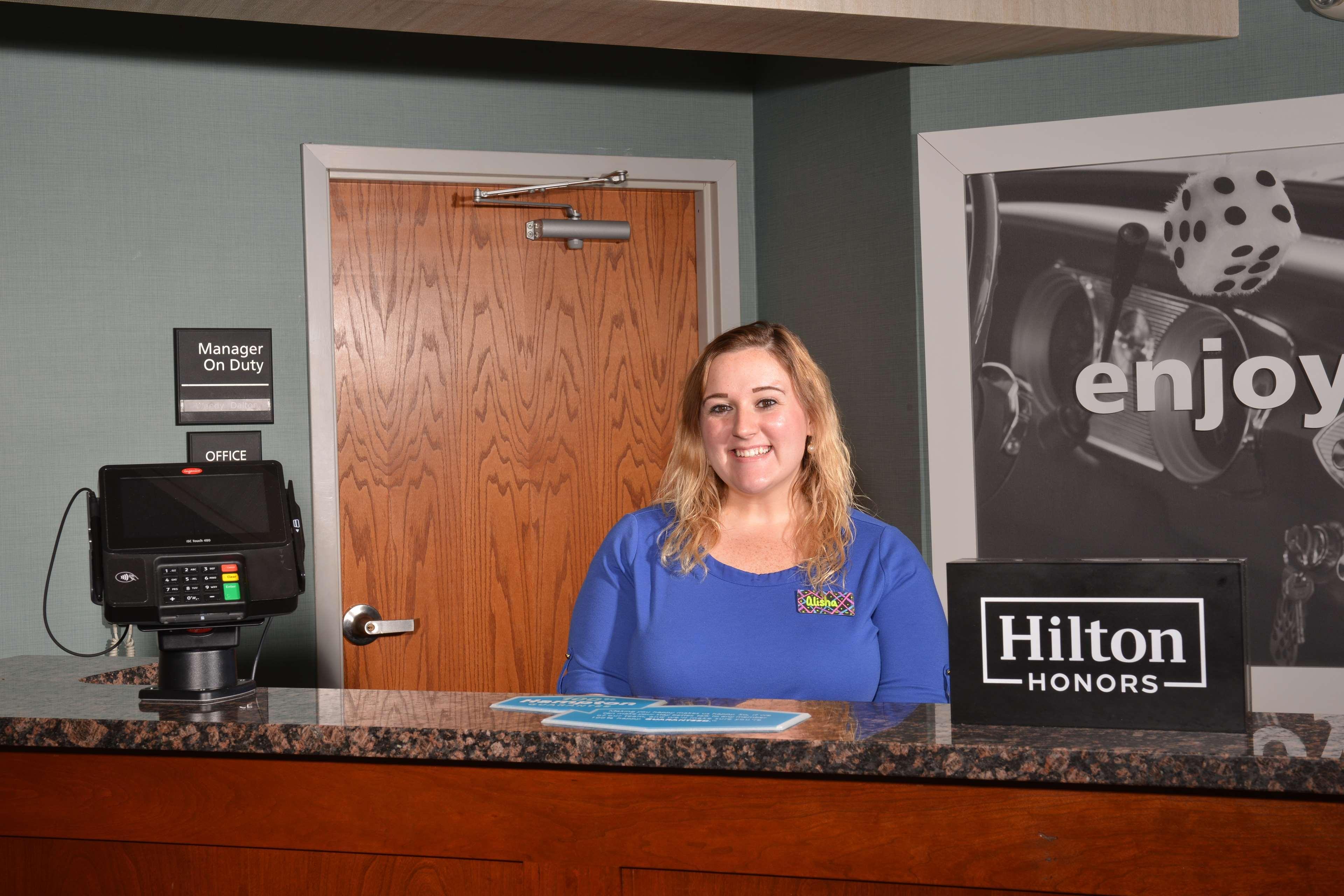 Hampton Inn Springfield-South Экстерьер фото
