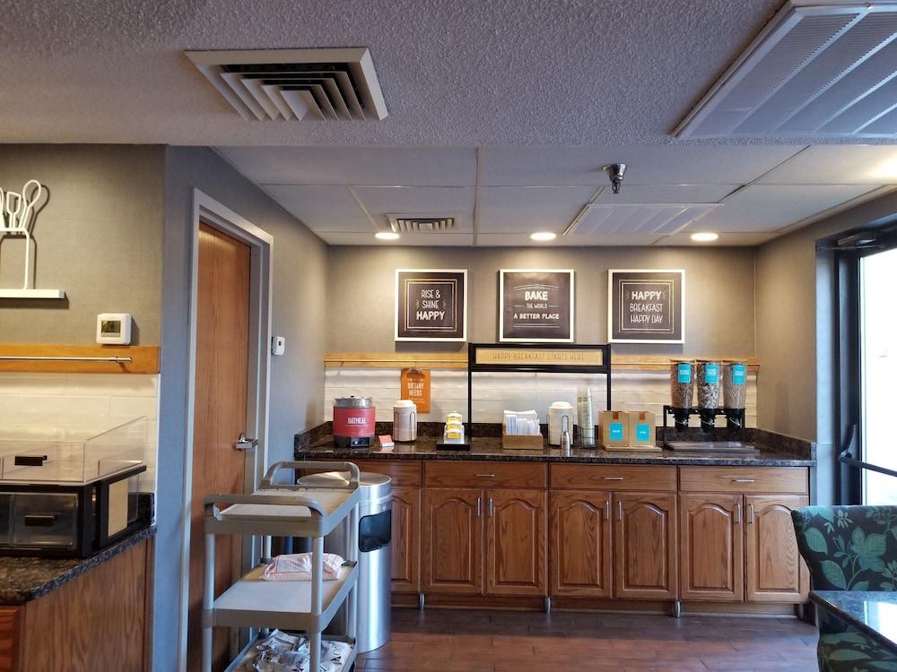 Hampton Inn Springfield-South Экстерьер фото
