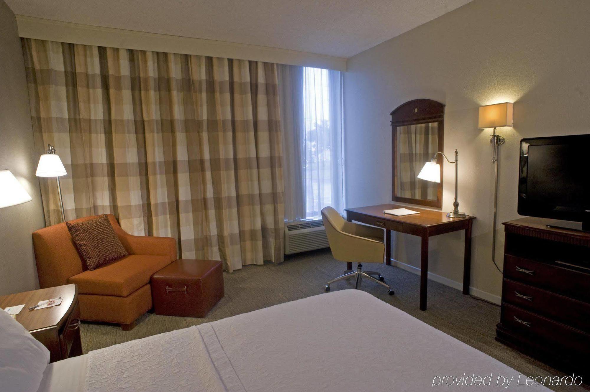 Hampton Inn Springfield-South Экстерьер фото