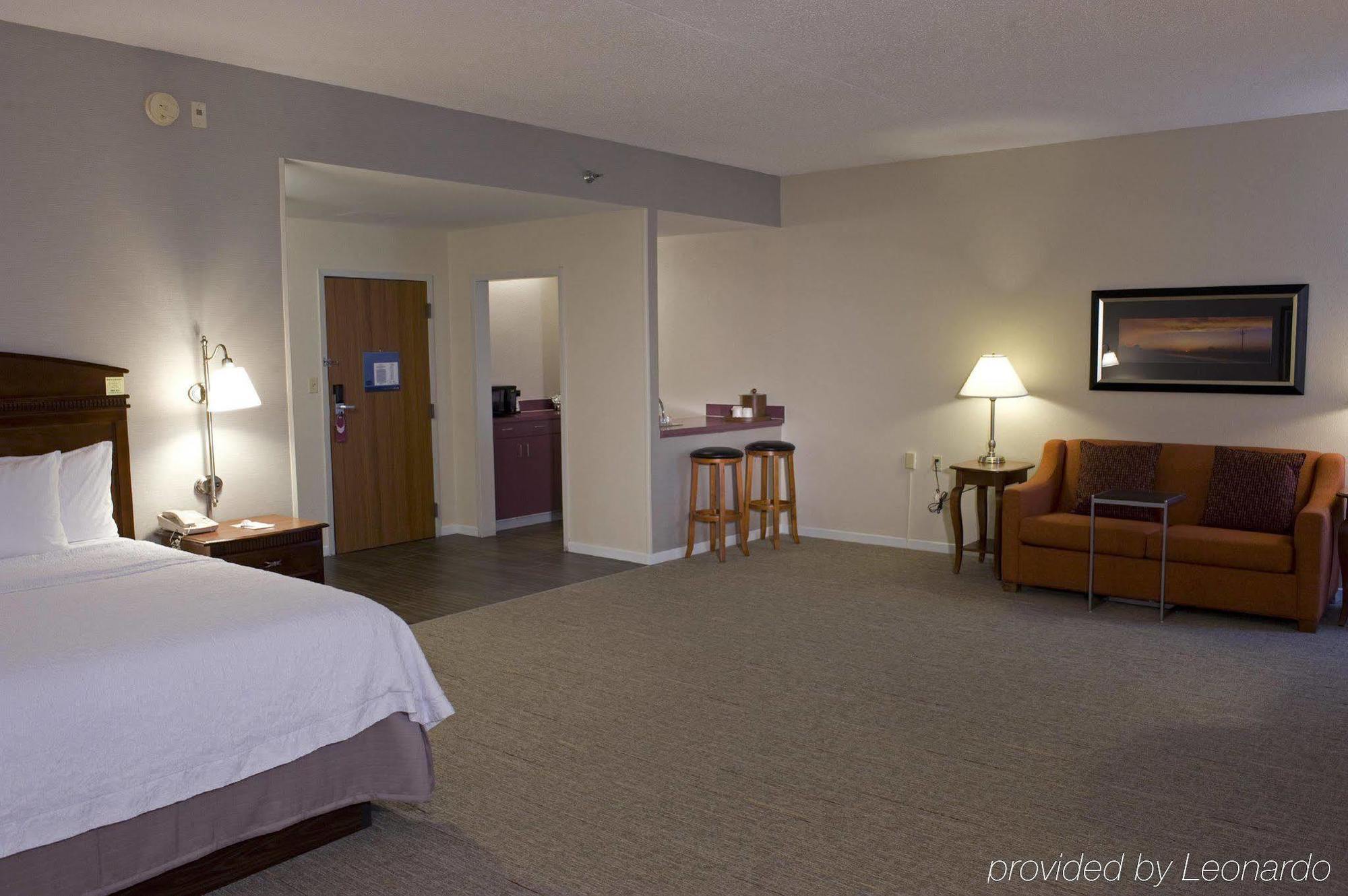 Hampton Inn Springfield-South Экстерьер фото