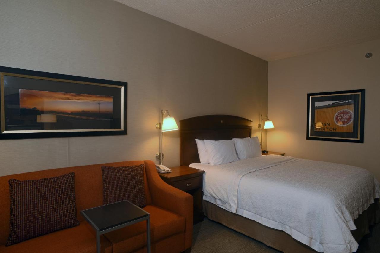 Hampton Inn Springfield-South Экстерьер фото