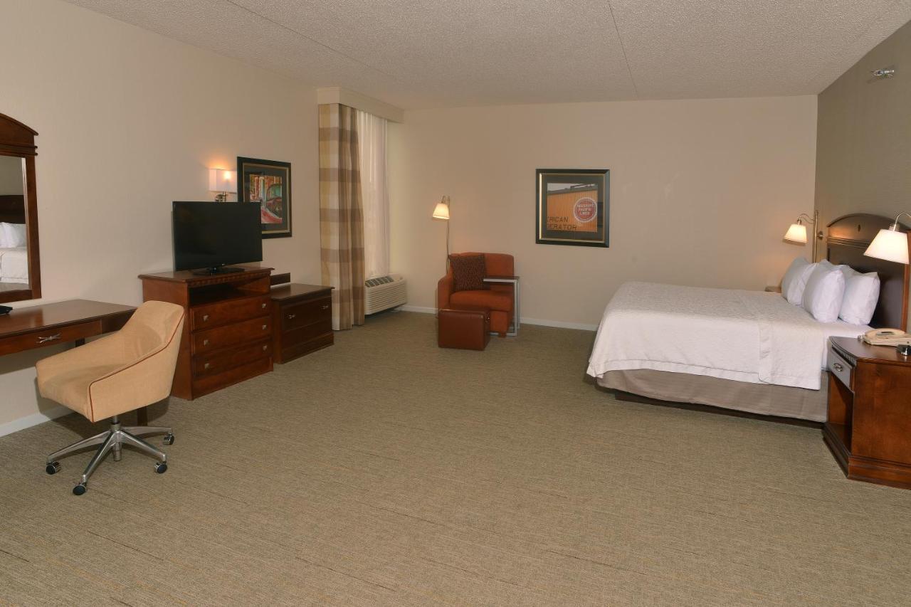 Hampton Inn Springfield-South Экстерьер фото