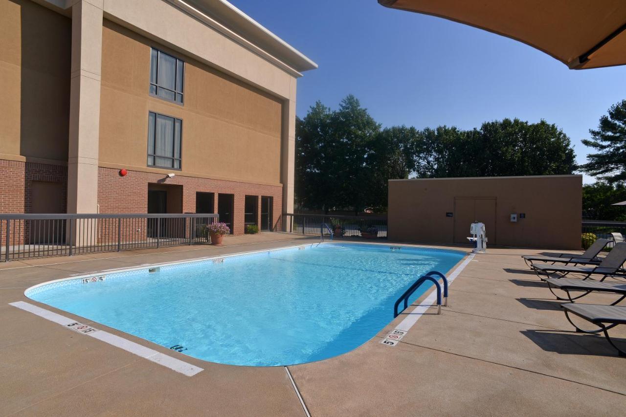 Hampton Inn Springfield-South Экстерьер фото