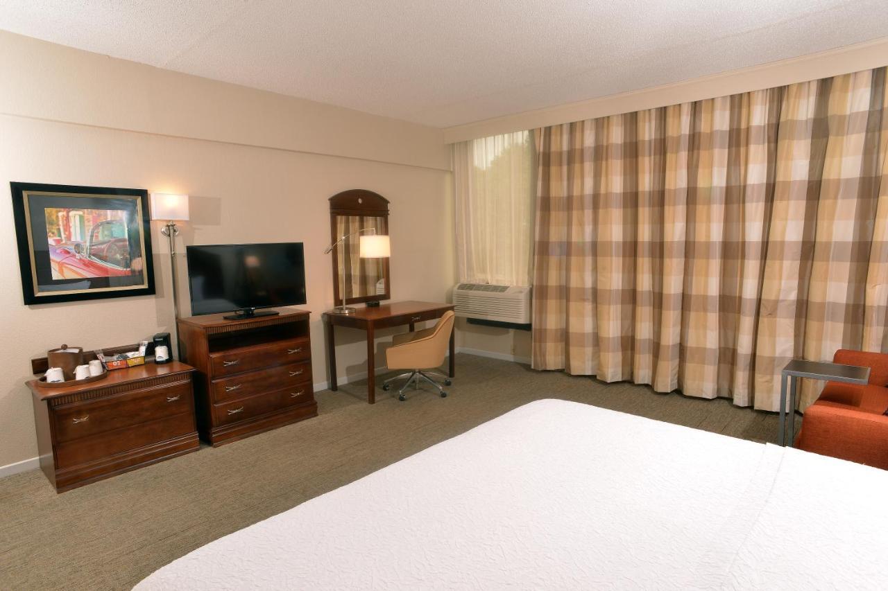 Hampton Inn Springfield-South Экстерьер фото