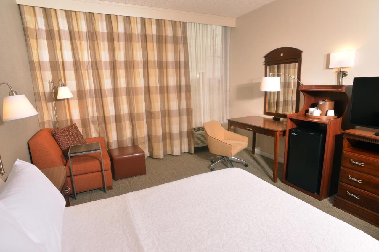 Hampton Inn Springfield-South Экстерьер фото